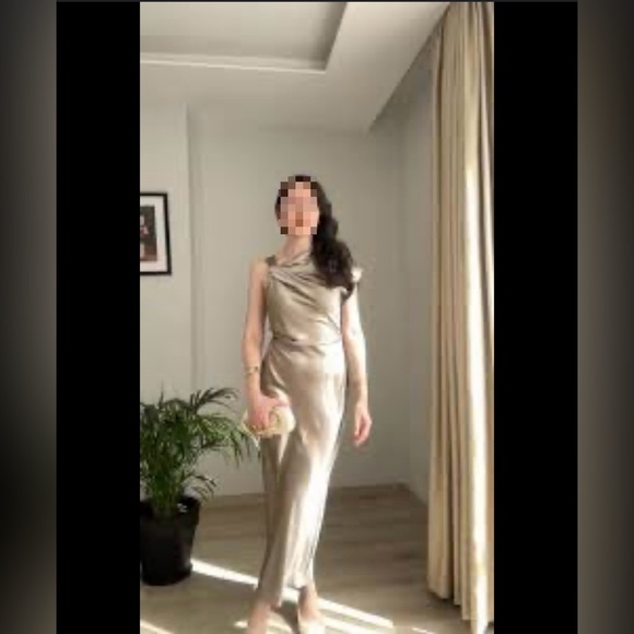 ❤️ As Is - BNWOT Zara Draped Elegant Satin MIDI Dress size L - Picture 2 of 9